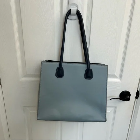 Chic Blue Two-Tone Tote Bag - Picture 13 of 16